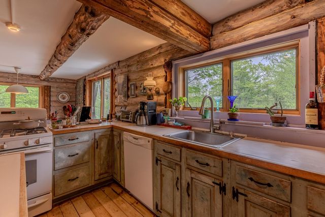 287 Powder Mill Road, Londonderry, VT 05148