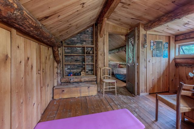 287 Powder Mill Road, Londonderry, VT 05148