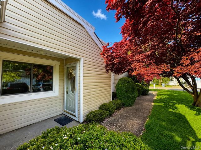 607 Cabot Court, Saint James, NY 11780