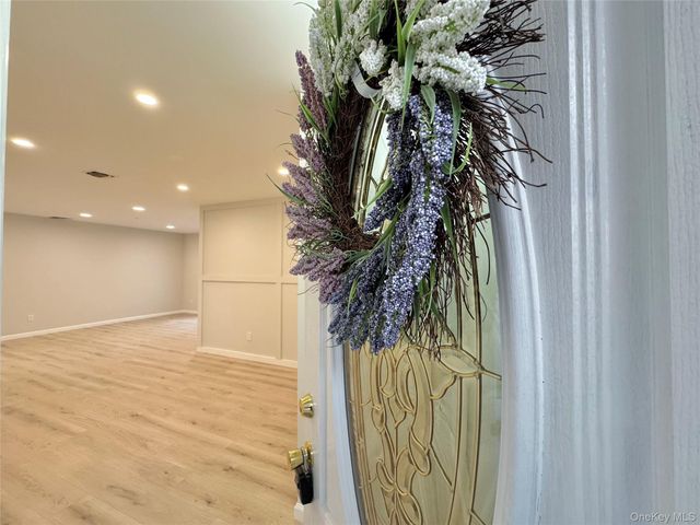 607 Cabot Court, Saint James, NY 11780