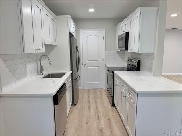 607 Cabot Court, Saint James, NY 11780