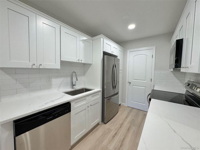 607 Cabot Court, Saint James, NY 11780