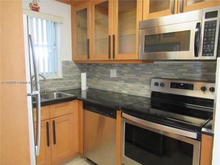 100 Fontainebleau Blvd 403, Miami, FL 33172