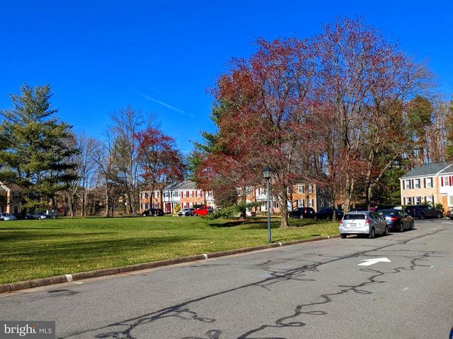 8331 MOLINE PL, Springfield, VA 22153