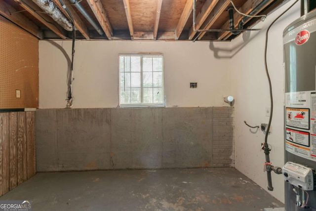1051 S Millard Way, Stone Mountain, GA 30088
