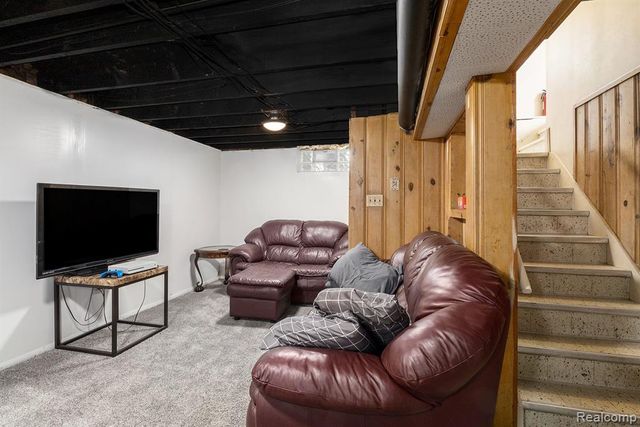 21108 Bon Heur Street, Saint Clair Shores, MI 48081