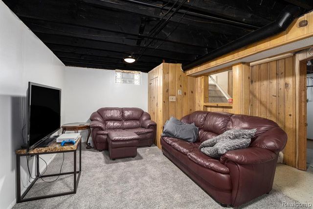 21108 Bon Heur Street, Saint Clair Shores, MI 48081