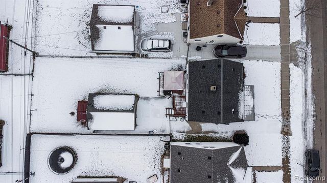 21108 Bon Heur Street, Saint Clair Shores, MI 48081