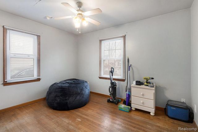 21108 Bon Heur Street, Saint Clair Shores, MI 48081