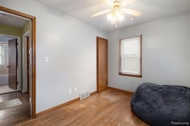 21108 Bon Heur Street, Saint Clair Shores, MI 48081