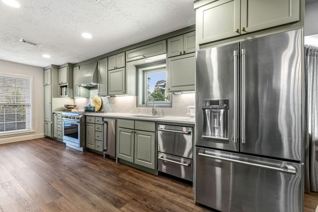 13810 Saint Marys Lane, Houston, TX 77079