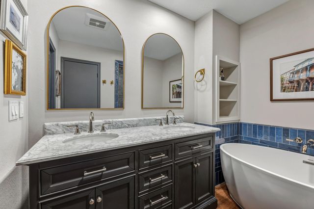 13810 Saint Marys Lane, Houston, TX 77079