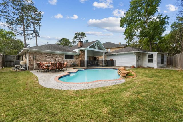 13810 Saint Marys Lane, Houston, TX 77079