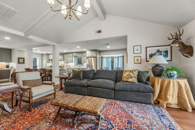 13810 Saint Marys Lane, Houston, TX 77079