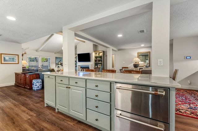 13810 Saint Marys Lane, Houston, TX 77079