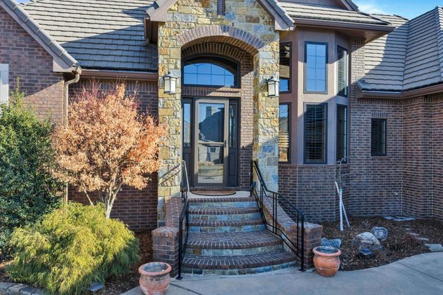 10635 E Glengate Cir, Wichita, KS 67206