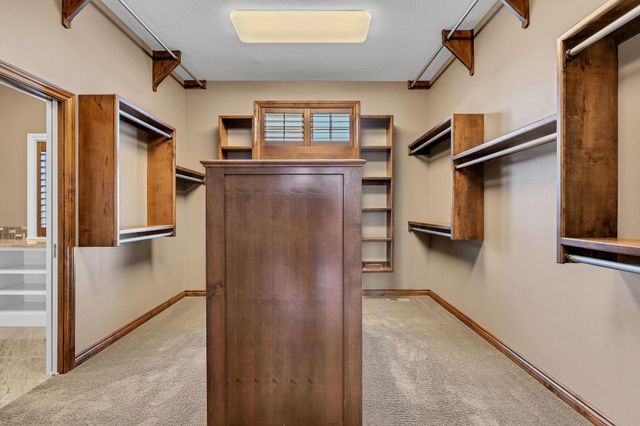 10635 E Glengate Cir, Wichita, KS 67206