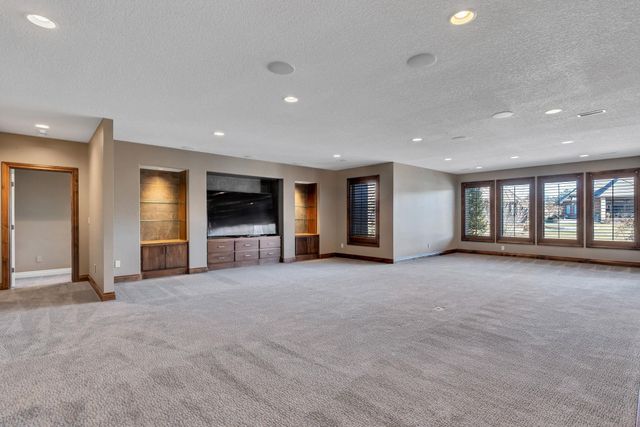 10635 E Glengate Cir, Wichita, KS 67206