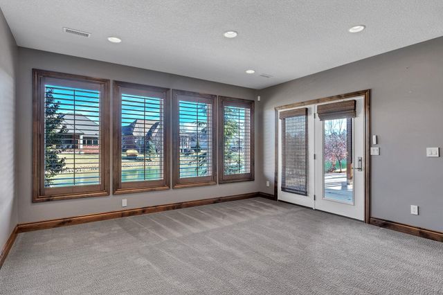 10635 E Glengate Cir, Wichita, KS 67206