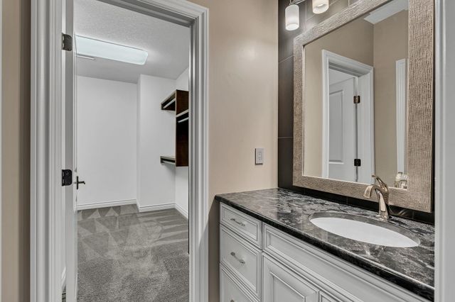 10635 E Glengate Cir, Wichita, KS 67206