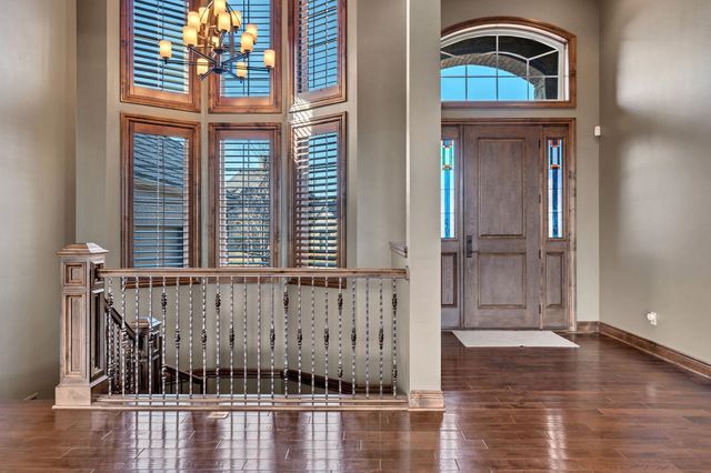 10635 E Glengate Cir, Wichita, KS 67206