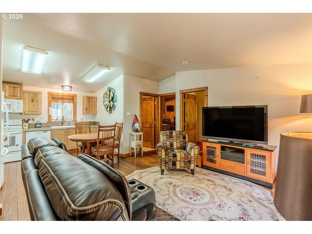 32700 Se LEEWOOD Ln 3, Boring, OR 97009