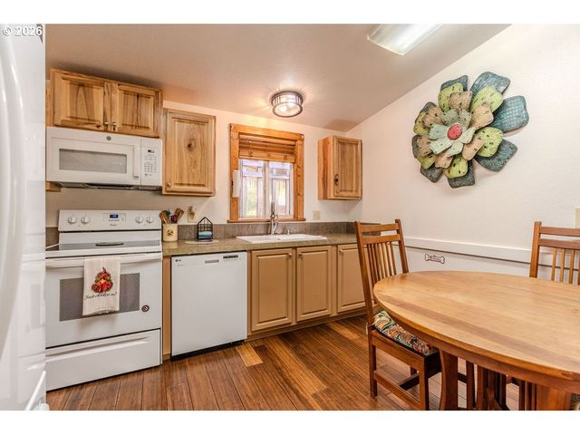 32700 Se LEEWOOD Ln 3, Boring, OR 97009