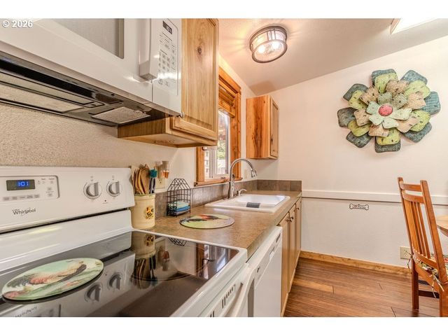 32700 Se LEEWOOD Ln 3, Boring, OR 97009