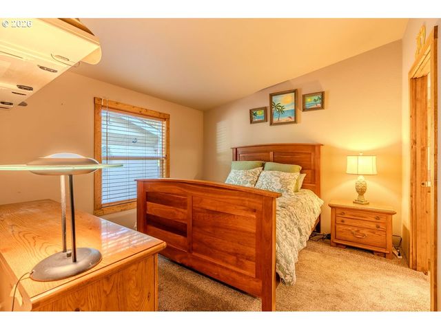 32700 Se LEEWOOD Ln 3, Boring, OR 97009