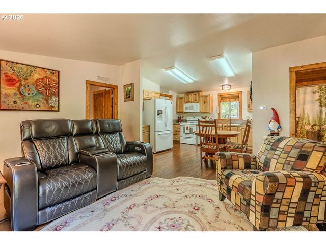 32700 Se LEEWOOD Ln 3, Boring, OR 97009