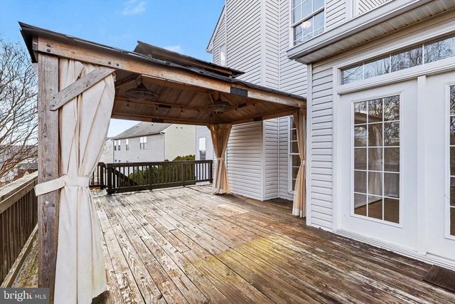 10301 LEES CROSSING LN, Fredericksburg, VA 22408