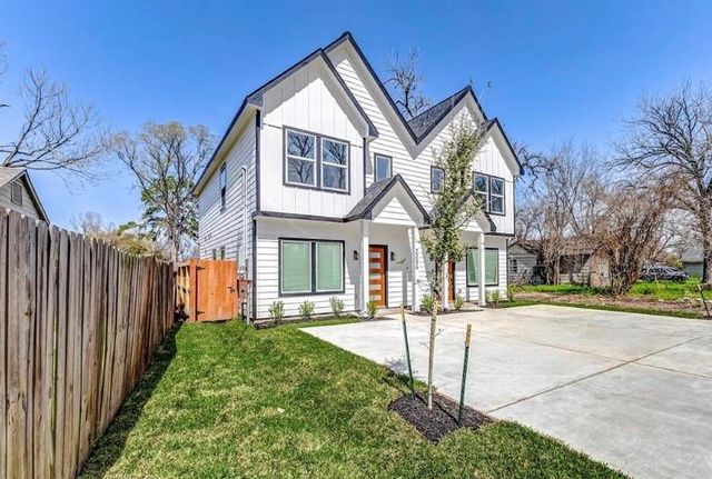 2206 Dolly Wright Street B, Houston, TX 77088