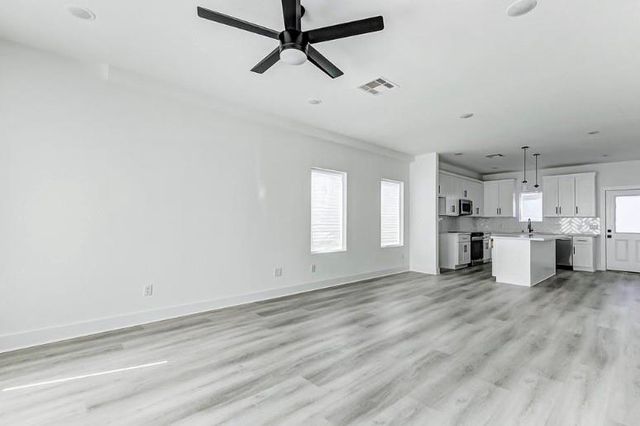2206 Dolly Wright Street B, Houston, TX 77088