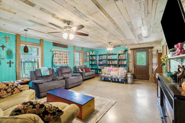 2871 Fm 751, Wills Point, TX 75169