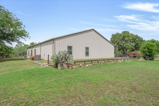 2871 Fm 751, Wills Point, TX 75169