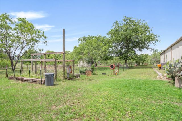 2871 Fm 751, Wills Point, TX 75169
