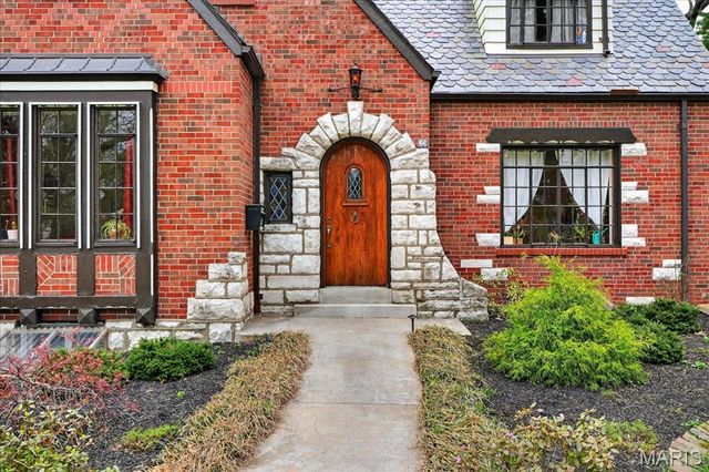 66 Bellerive Acres, St Louis, MO 63121