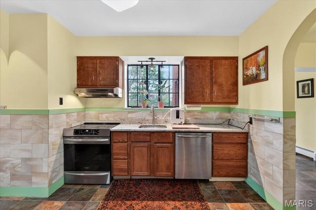 66 Bellerive Acres, St Louis, MO 63121