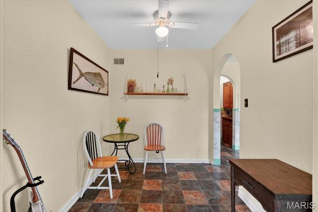 66 Bellerive Acres, St Louis, MO 63121