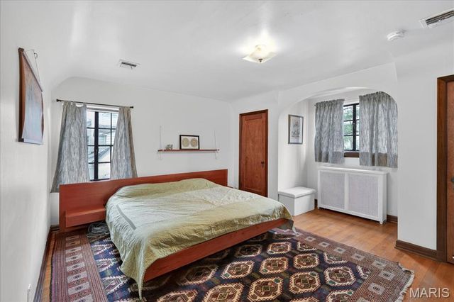 66 Bellerive Acres, St Louis, MO 63121