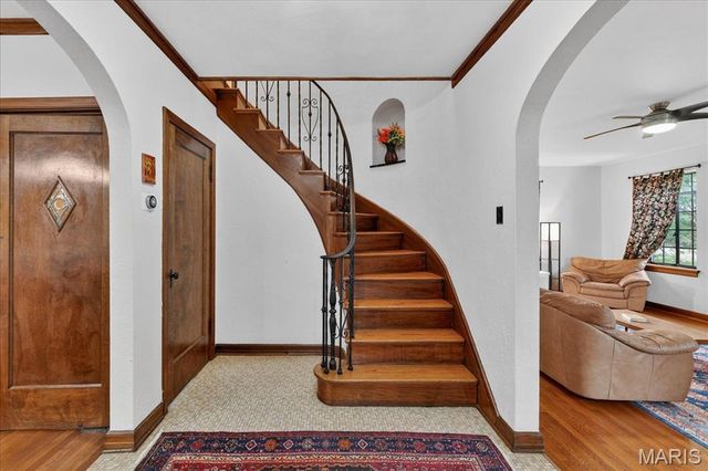 66 Bellerive Acres, St Louis, MO 63121