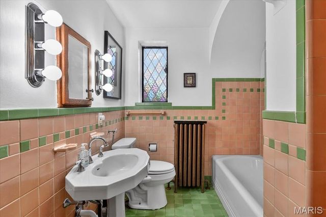 66 Bellerive Acres, St Louis, MO 63121