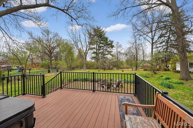 66 Bellerive Acres, St Louis, MO 63121