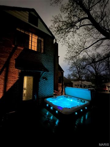 66 Bellerive Acres, St Louis, MO 63121