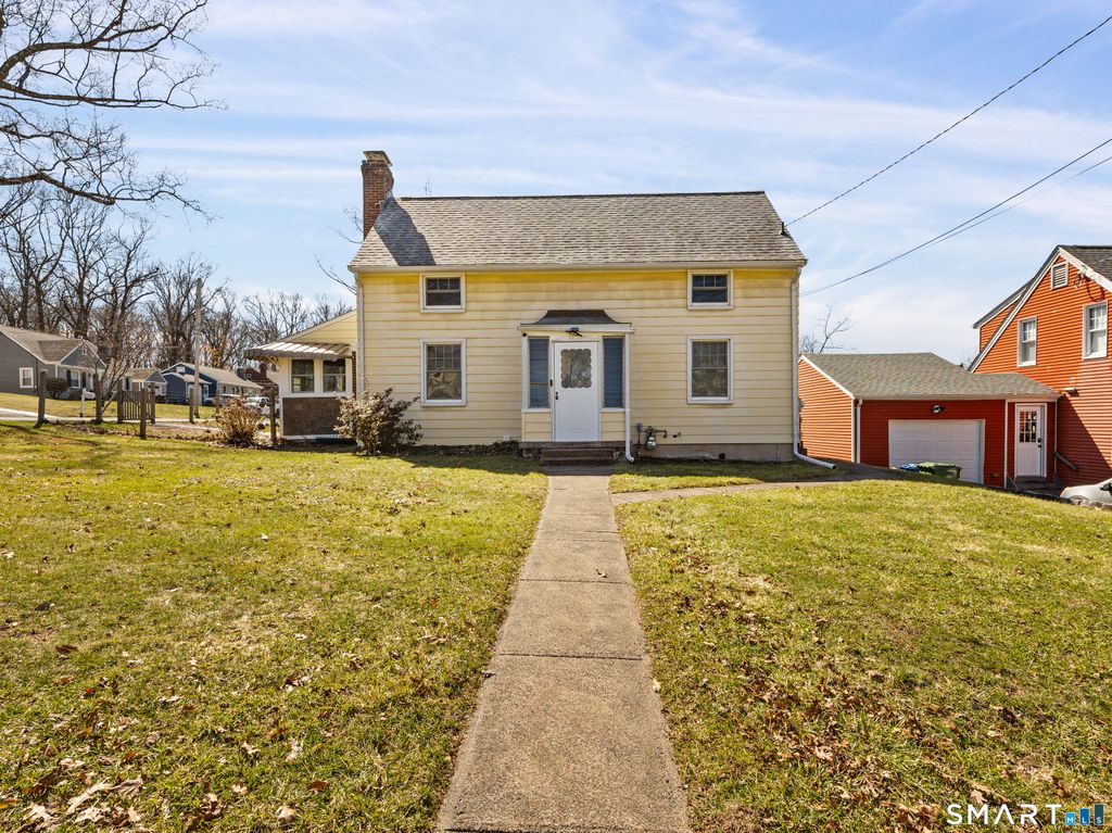 39 Lincoln Avenue, Wallingford, CT 06492