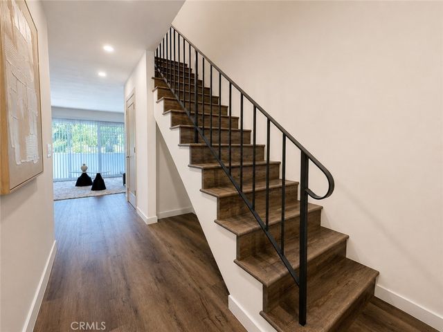 2449 N Beachwood Drive 10, Hollywood Hills, CA 90068