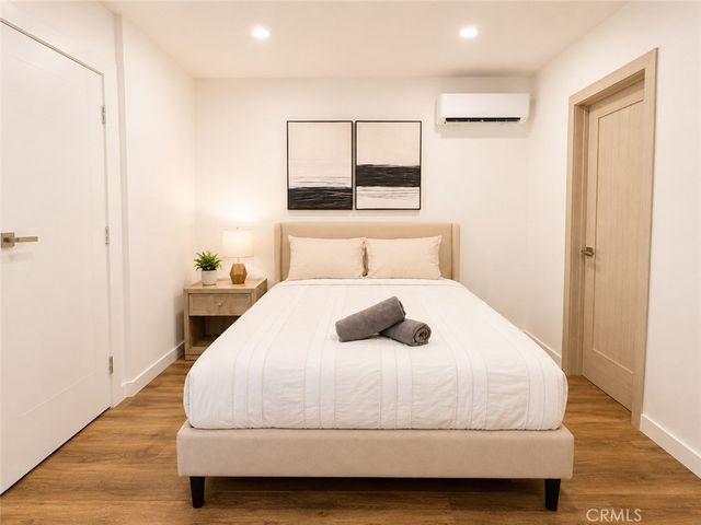 2449 N Beachwood Drive 10, Hollywood Hills, CA 90068