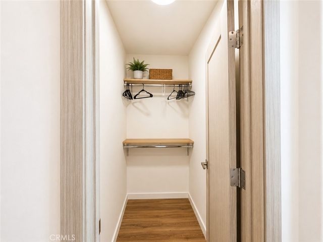 2449 N Beachwood Drive 10, Hollywood Hills, CA 90068