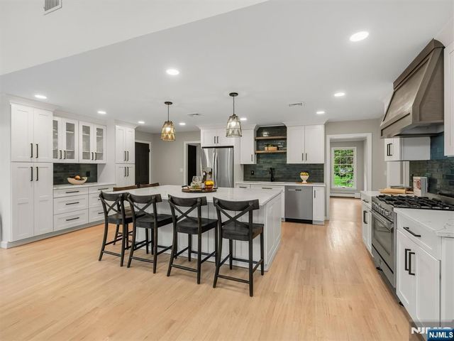 22 Millstream Road, Upper Saddle River, NJ 07458