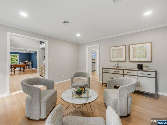 22 Millstream Road, Upper Saddle River, NJ 07458